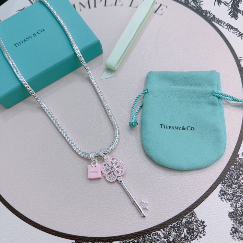 T*f*ny necklaces